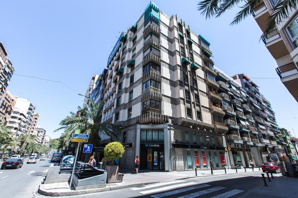 The Lucky Flats - Luceros Apartment อาลิกันเต ภายนอก รูปภาพ